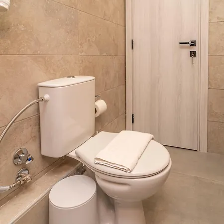 Avra Sea Walls Apartmán *