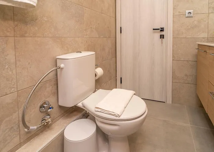Avra Sea Walls Apartment *